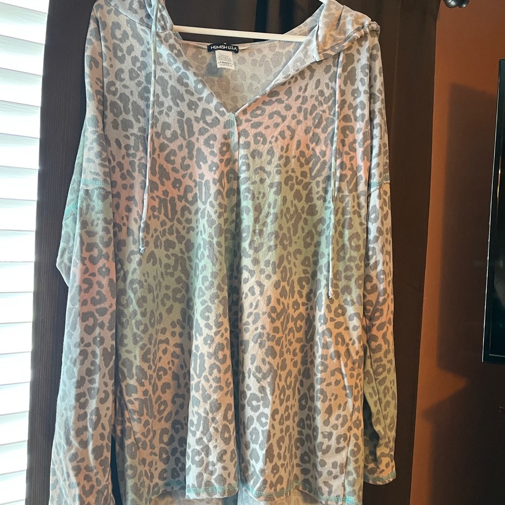 Hemish Boutique leopard pastel hoodie 2xl